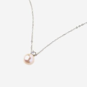 Graceful Pearl Necklace